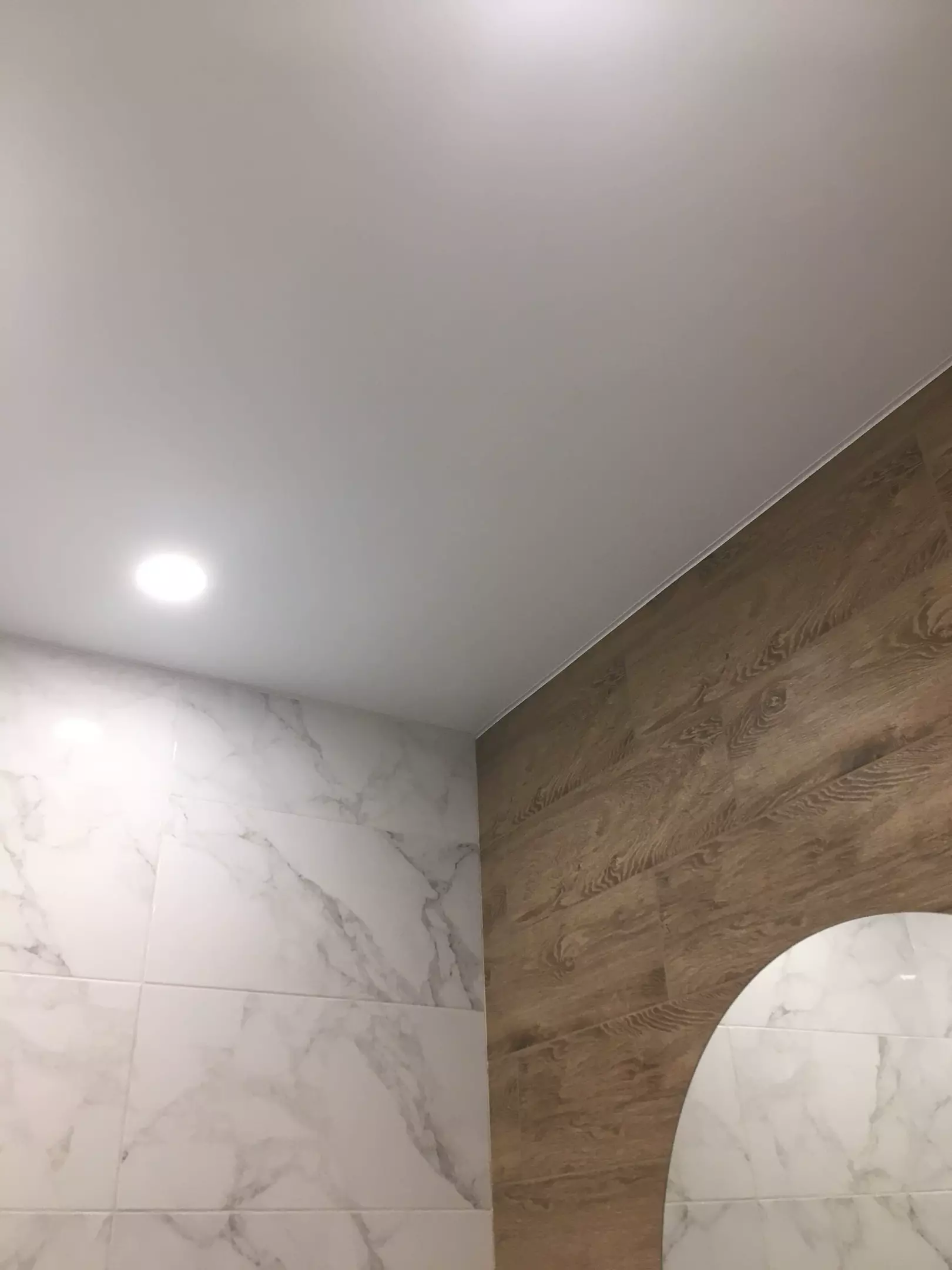 Натяжной потолок в ванную, фото 2