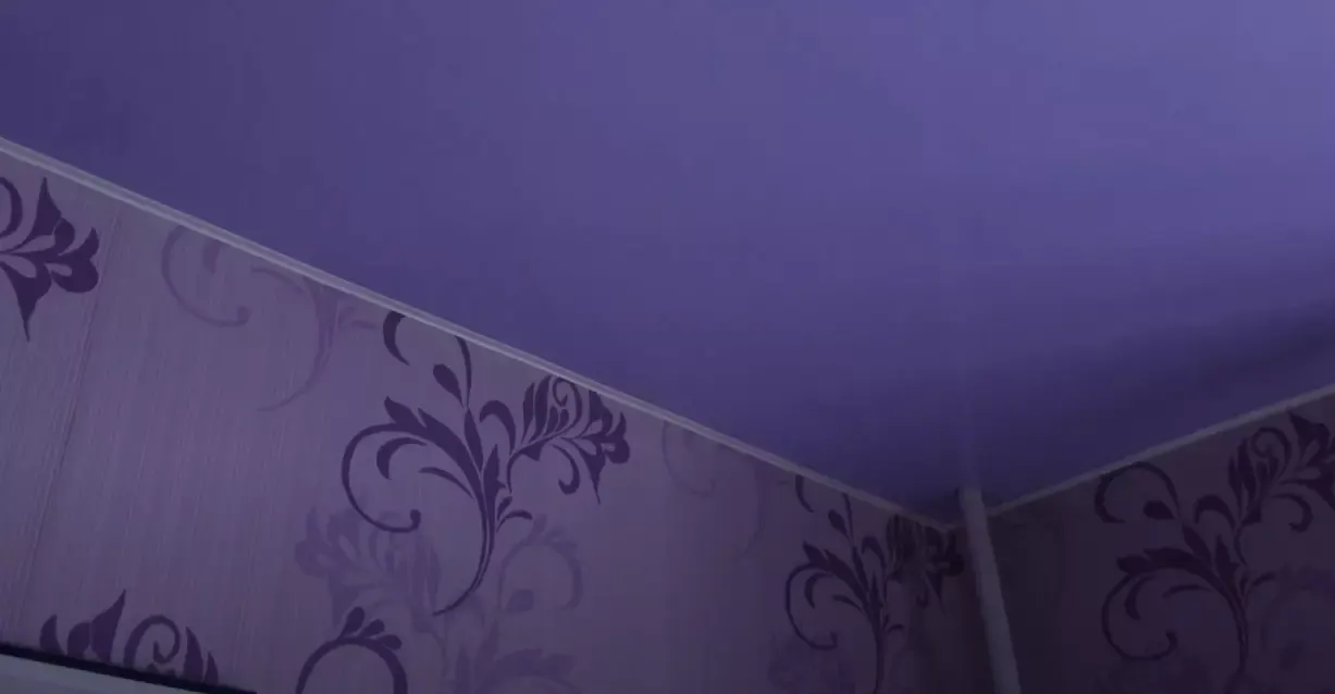 Сиреневый натяжной потолок для кухни — Коломна, улица Астахова, 11, фото 2