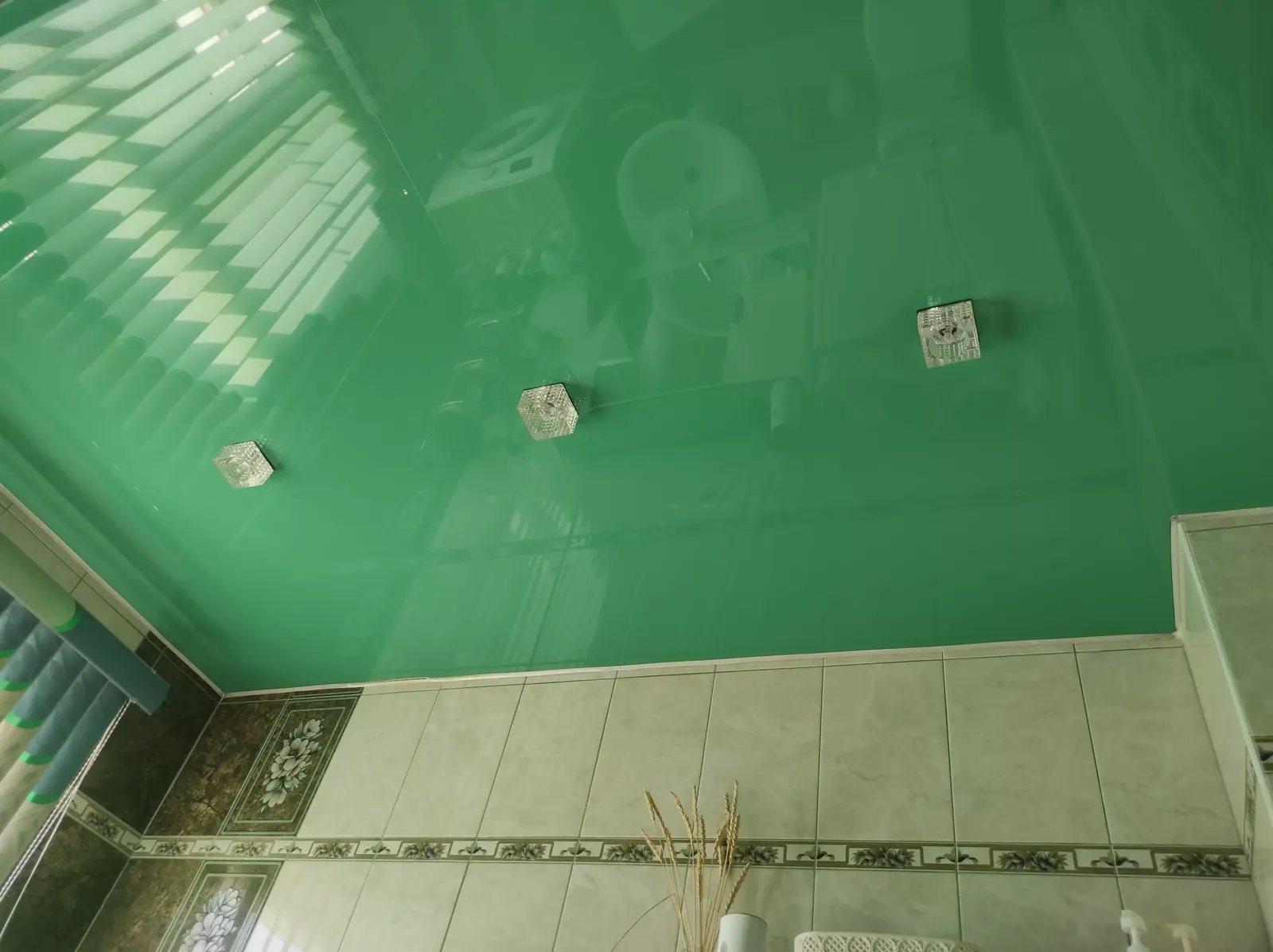 Зеркальный натяжной потолок для ванной — Коломна, Зелёная, 11а, фото 3