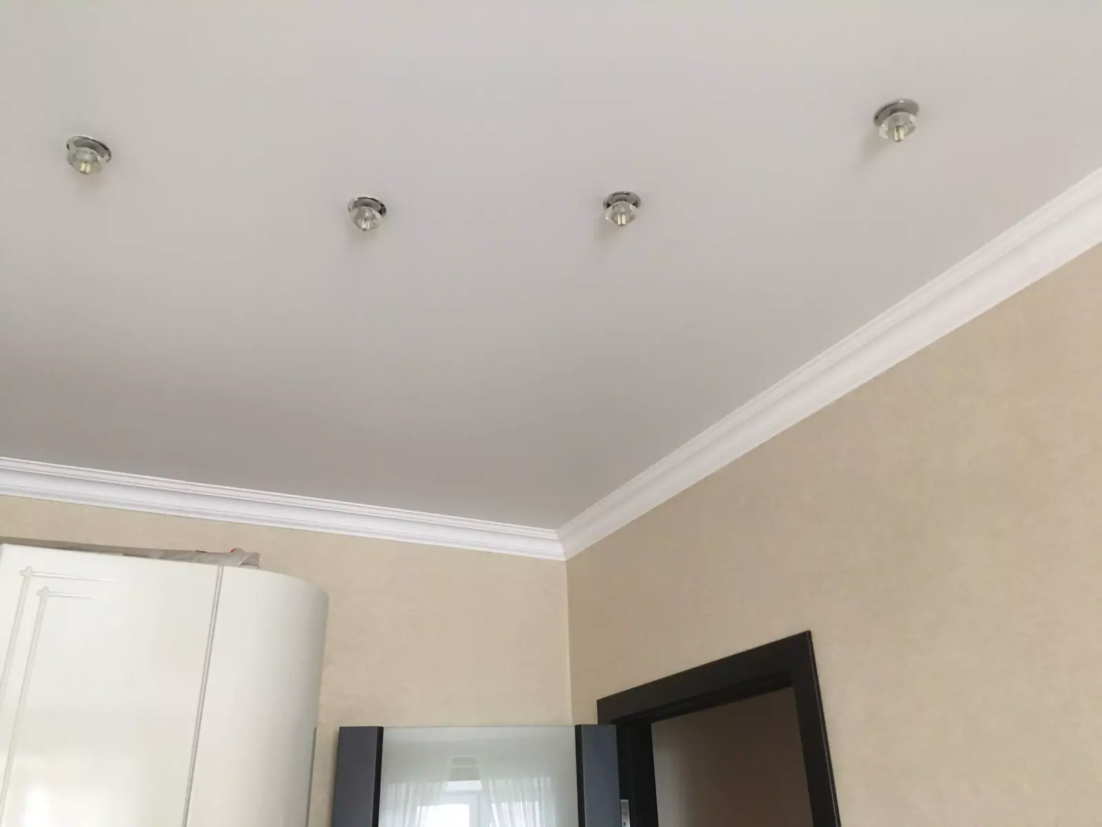 Матовый натяжной потолок в квартиру — Коломна, Партизан, 42, фото 1